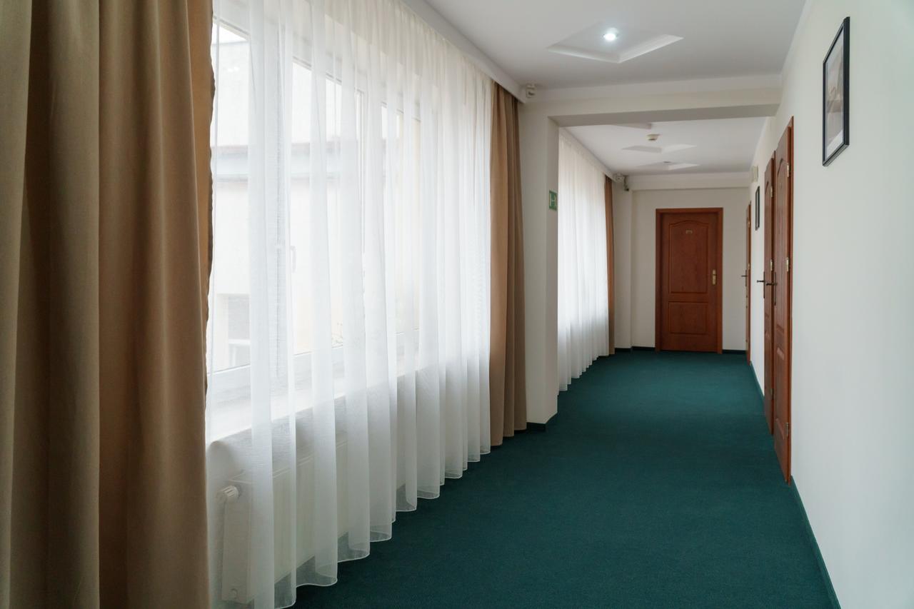 Hotel Mazowiecki Tomaszów Mazowiecki Extérieur photo