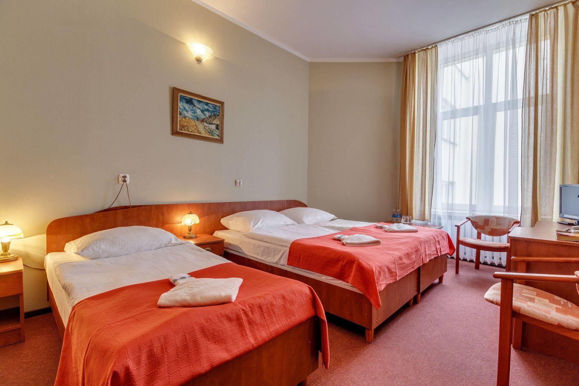 Hotel Mazowiecki Tomaszów Mazowiecki Extérieur photo